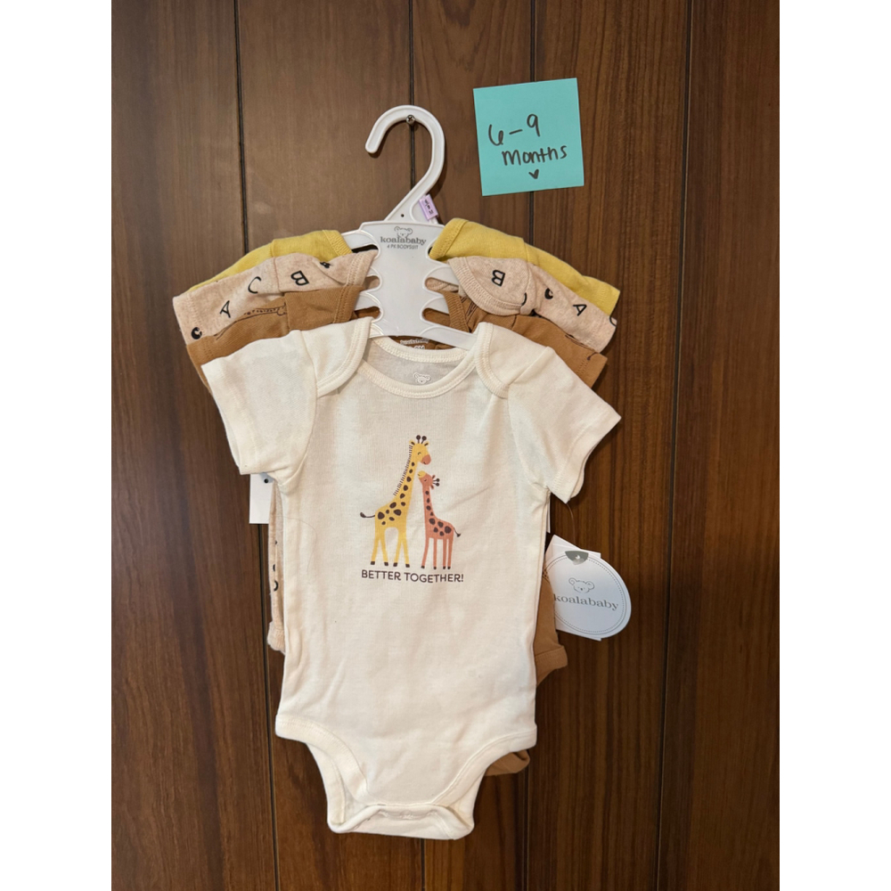 4 Onsies NWT 3-6M giraffe